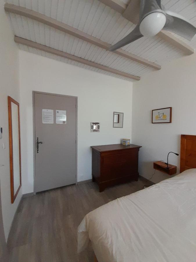 La Pause Sous Le Pin B&B Chambres D'Hotes 卡佩斯唐 外观 照片